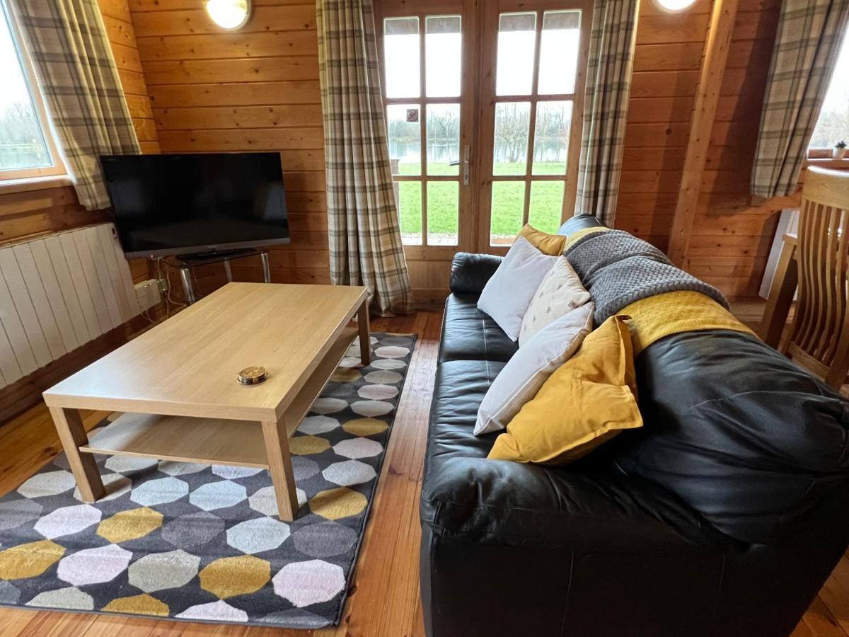 Kingfisher Lodge, Lake Pochard South Cerney Exterior foto
